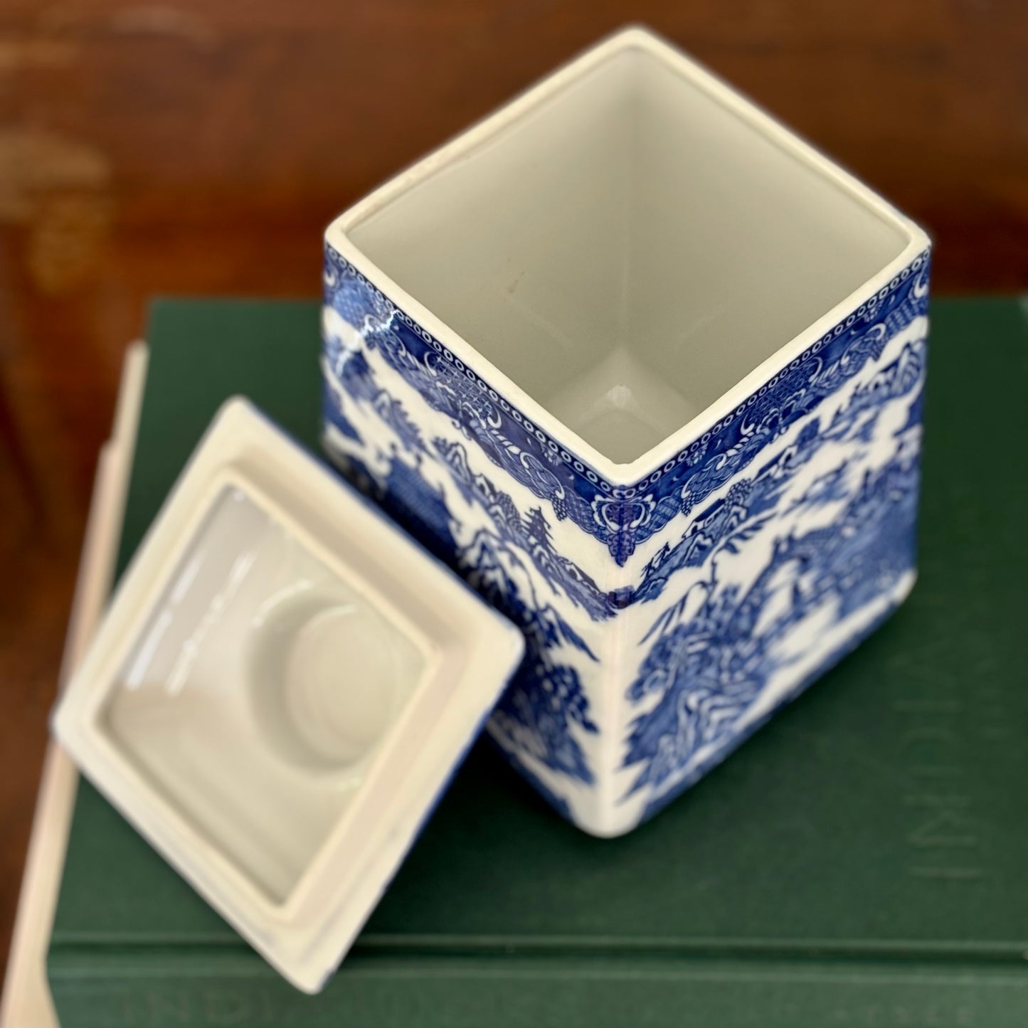 Vintage Blue Willow Biscuit Jar