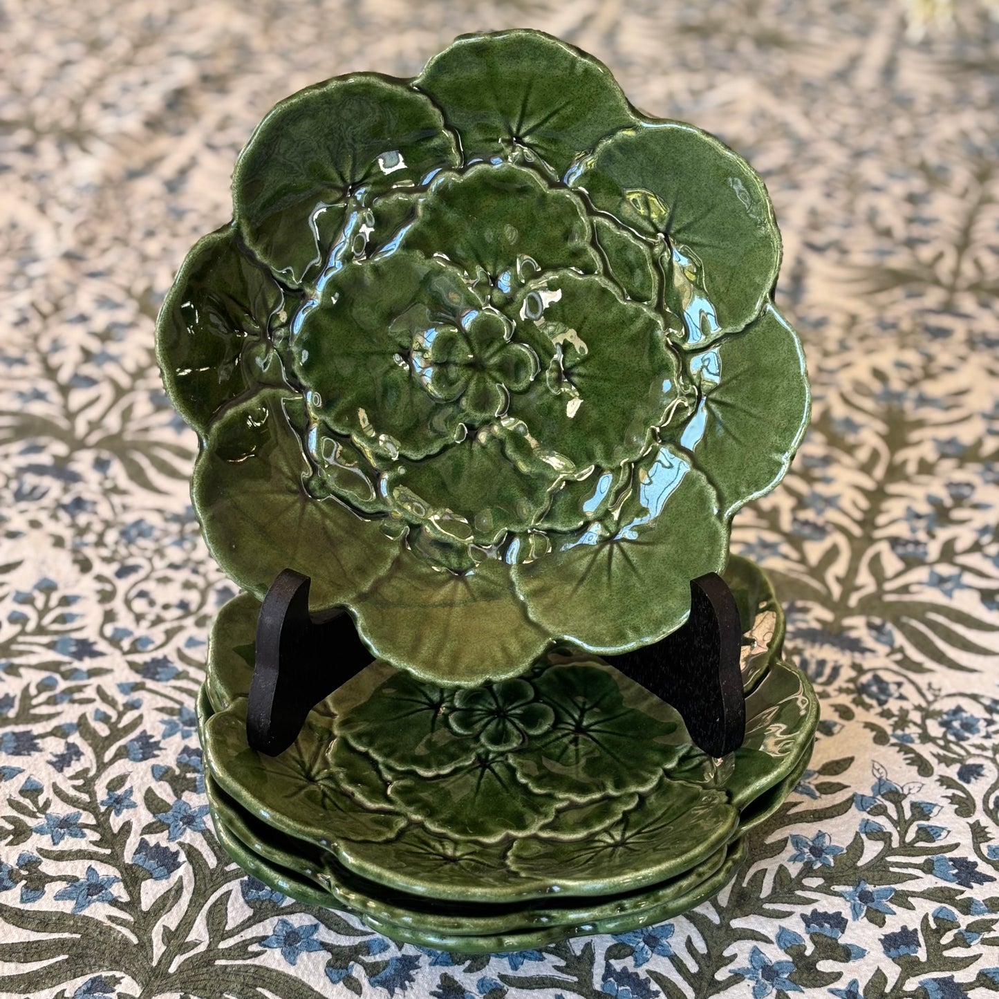 Set of 4 Vintage Geranium Leaf Plates