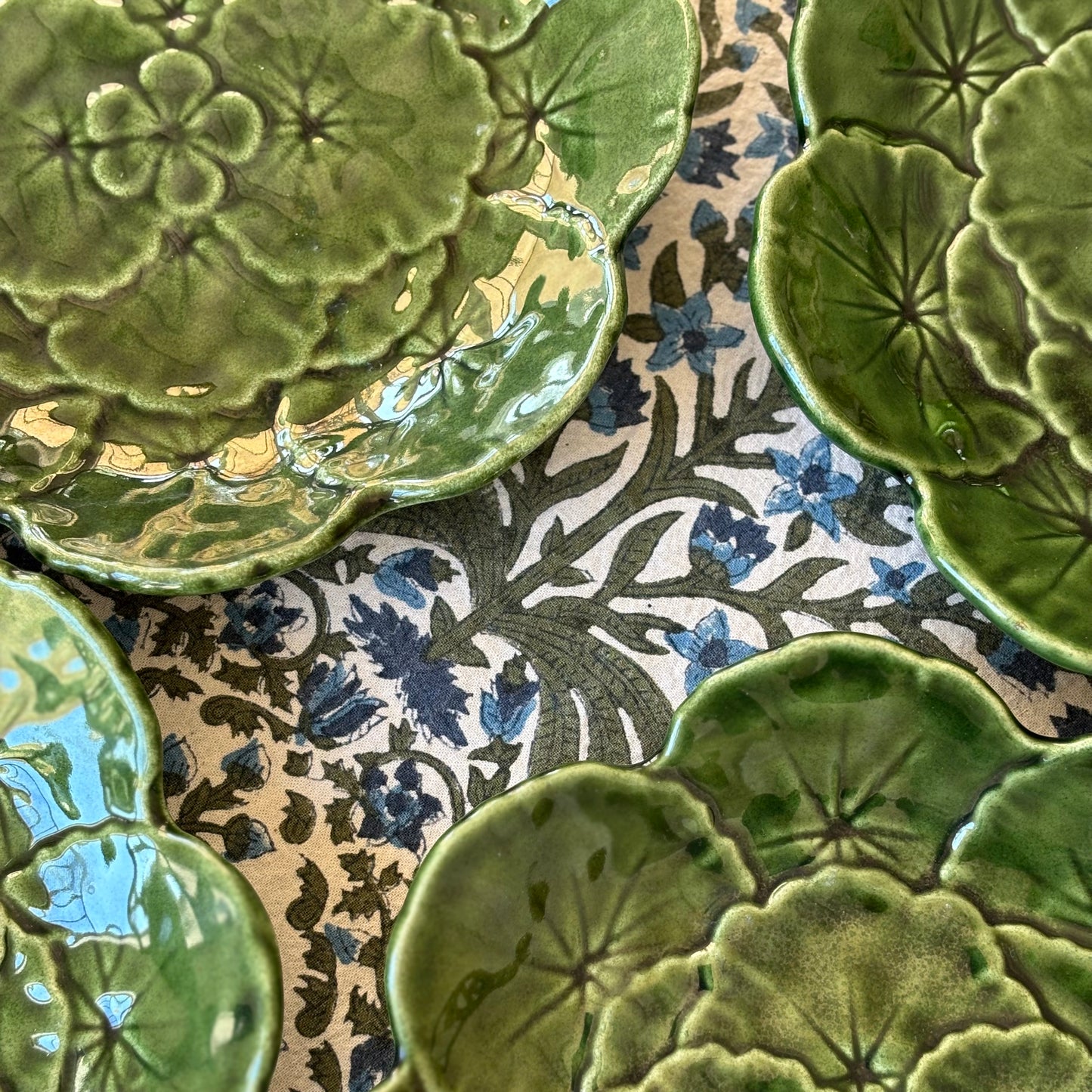Set of 4 Vintage Geranium Leaf Plates