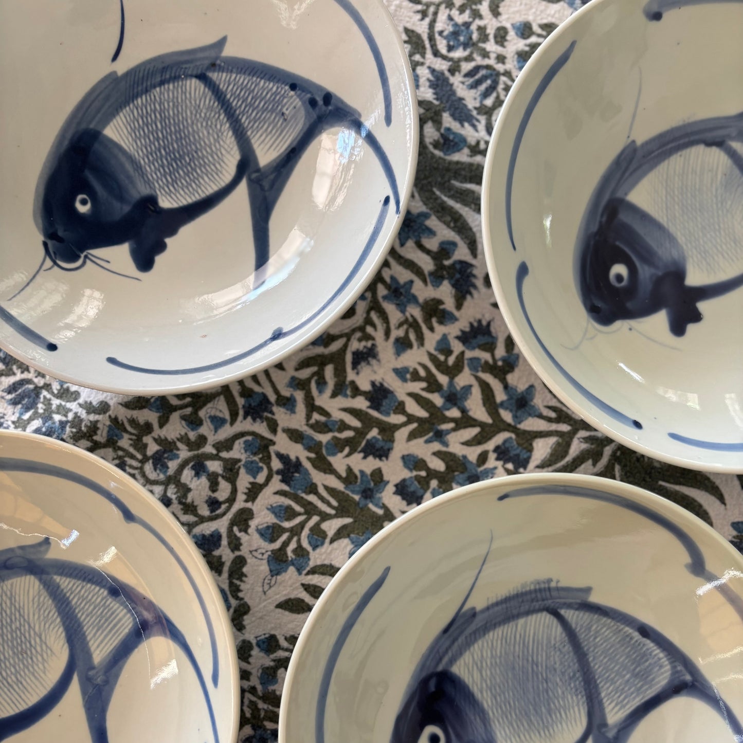 Set of 4 Vintage Blue and White Fish Bowls