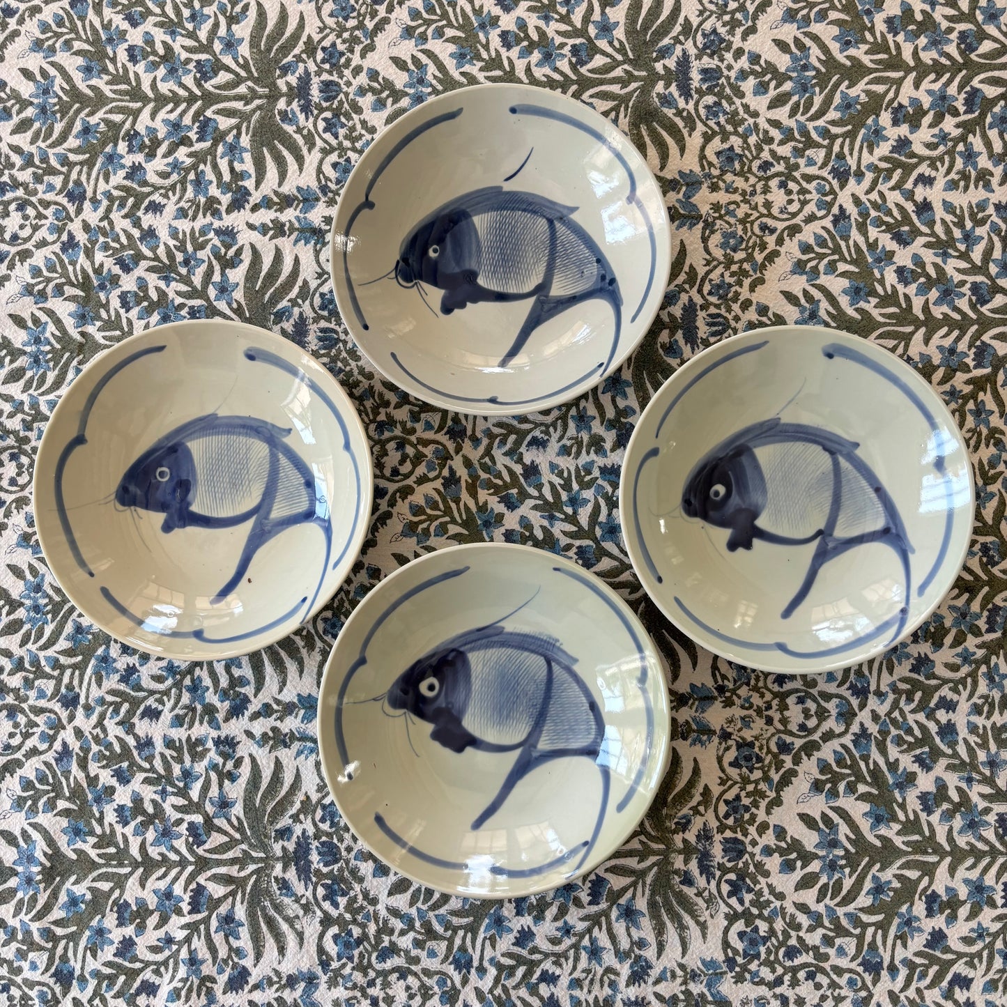 Set of 4 Vintage Blue and White Fish Bowls