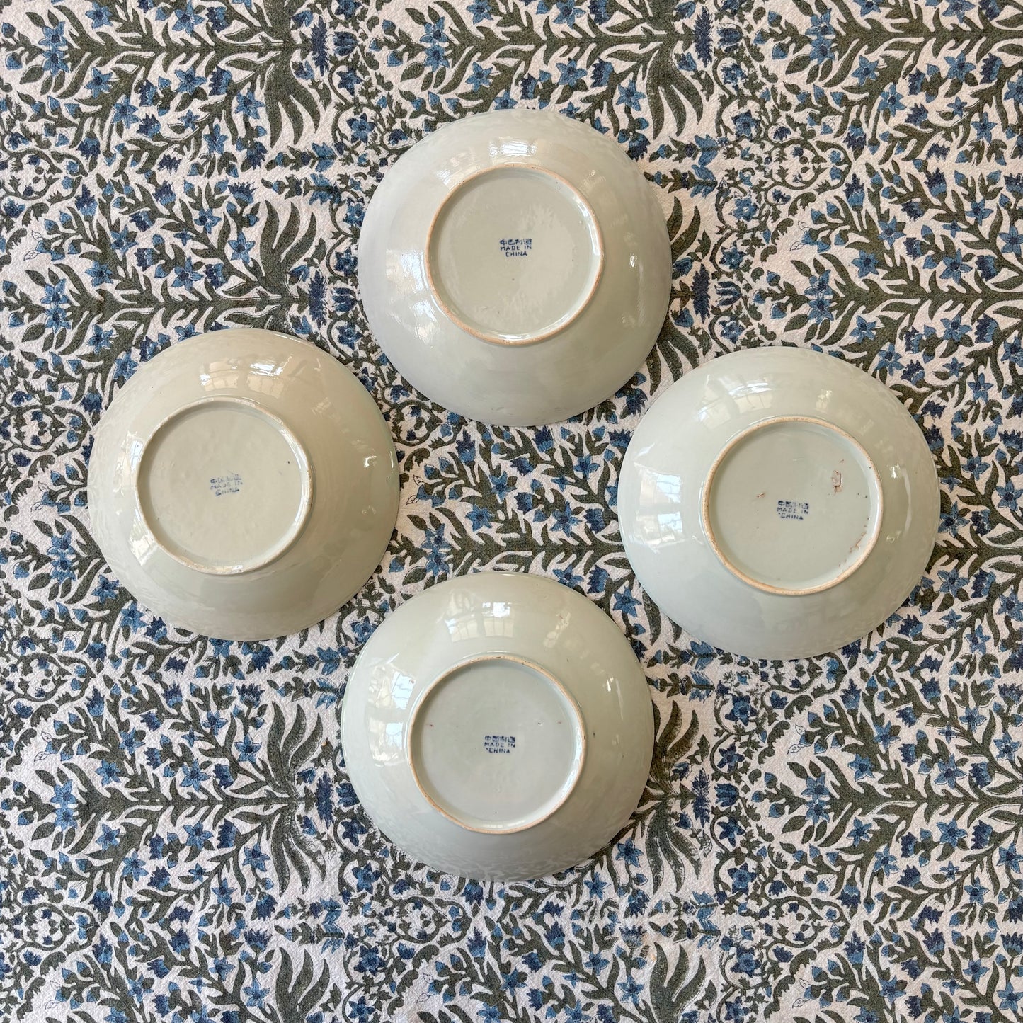 Set of 4 Vintage Blue and White Fish Bowls