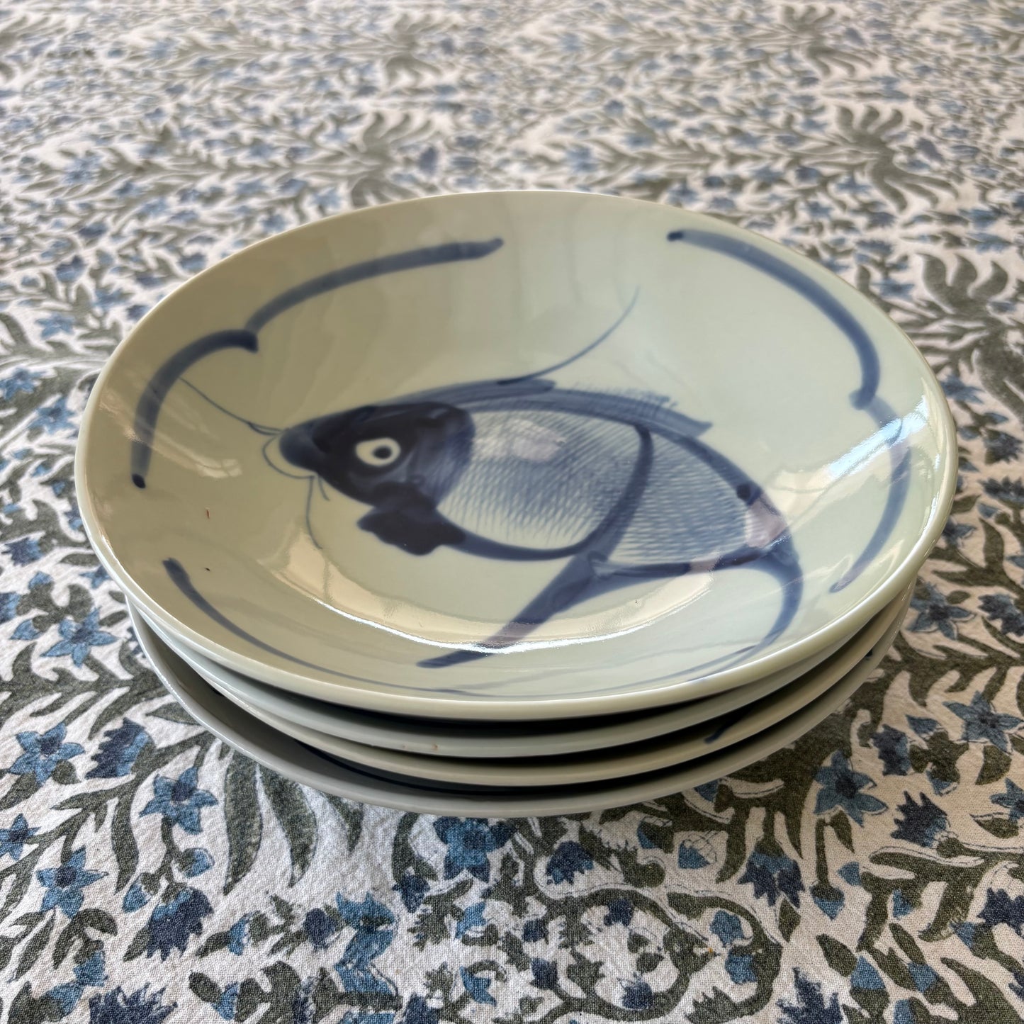Set of 4 Vintage Blue and White Fish Bowls