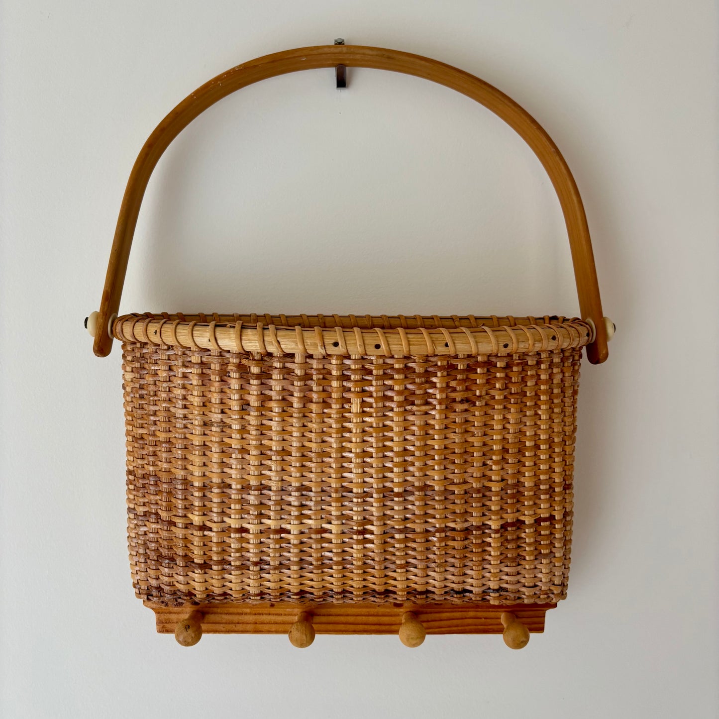 Nantucket Basket Wall Key Holder