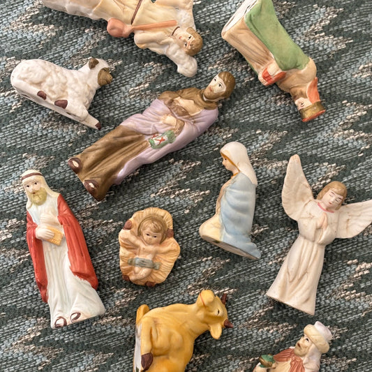 Vintage 10 Piece Nativity Set